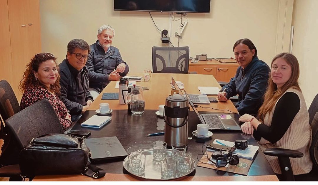 Reunión de coordinación entre los programas Transforma Eficiencia Hídrica Sostenible Atacama, IFI Frutícola Atacama y la Seremi de Agricultura para impulsar nuevos proyectos hídricos en la Región de Atacama.